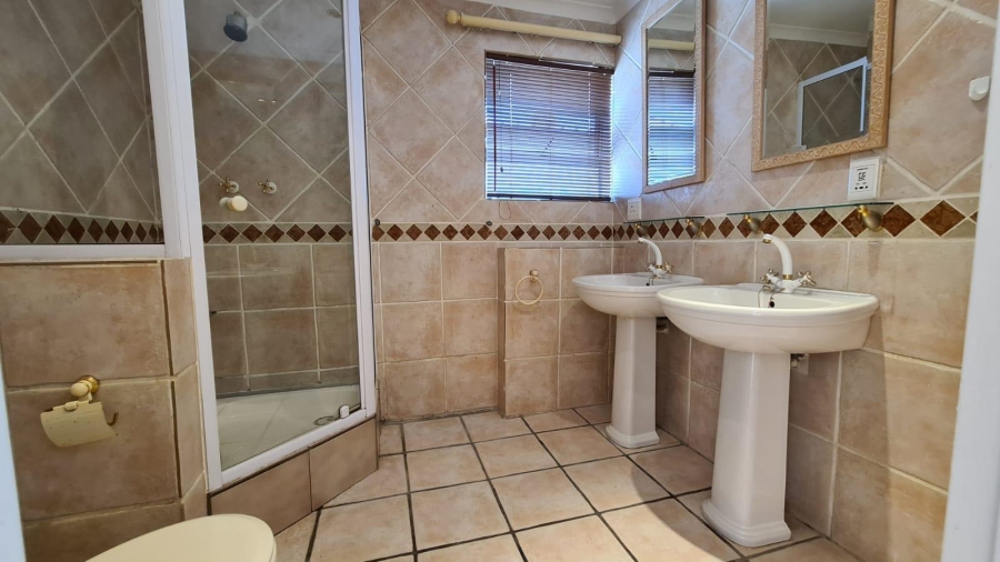 To Let 2 Bedroom Property for Rent in Kenridge Western Cape